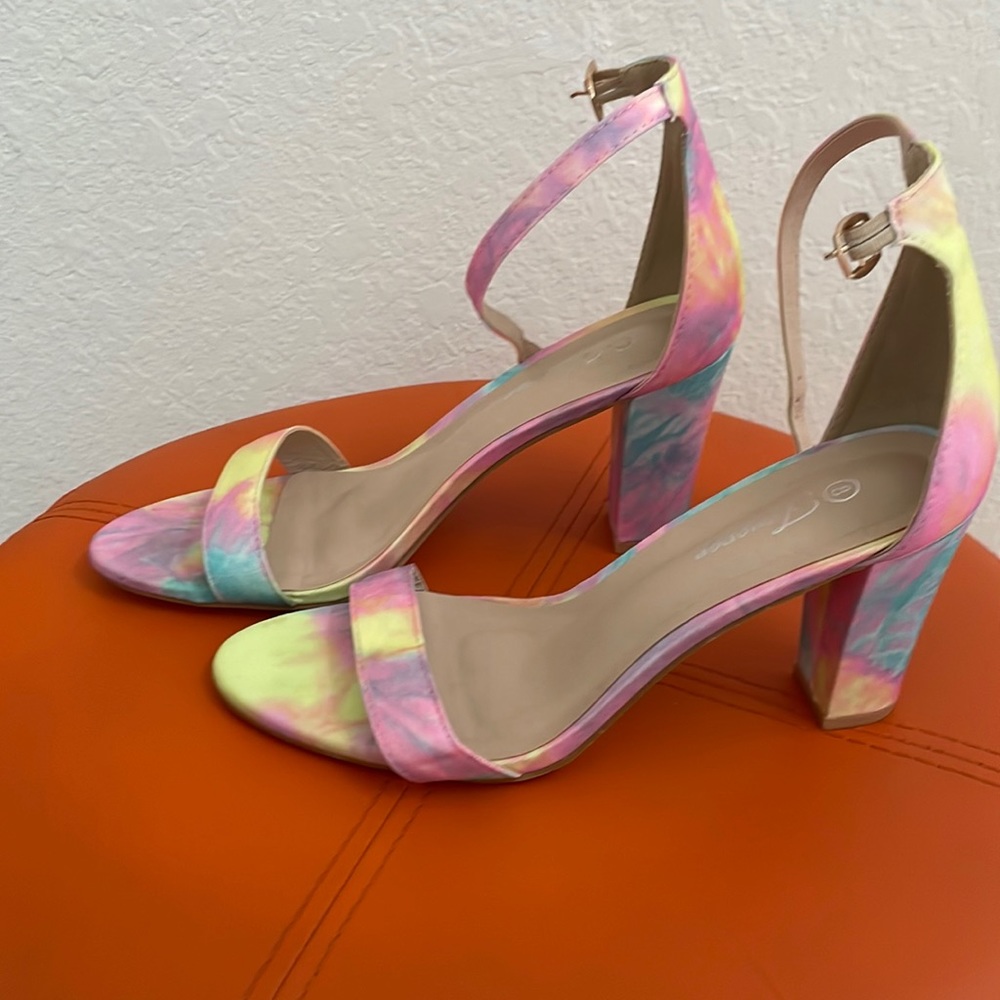 Forever  multicolor sandals